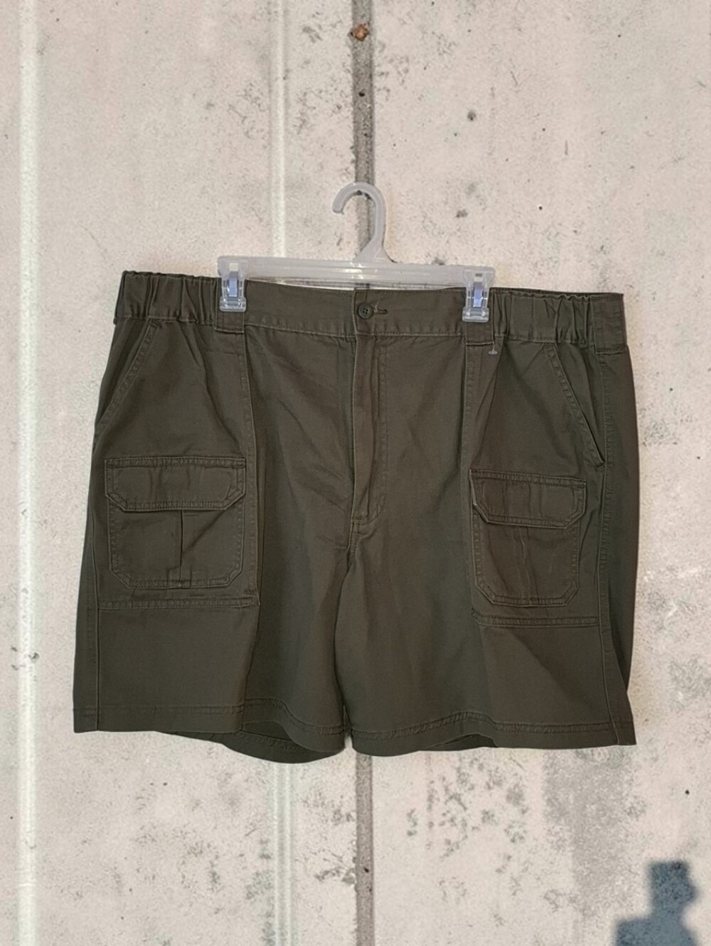 LEE Men's Green Solid Cargo Shorts Cotton Canvas Flat Front Zip Cargo Pockets